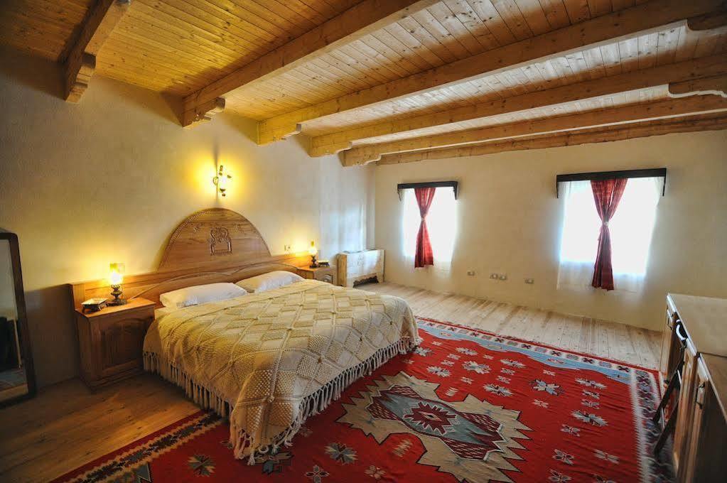 Hotel Tradita Shkoder Bagian luar foto