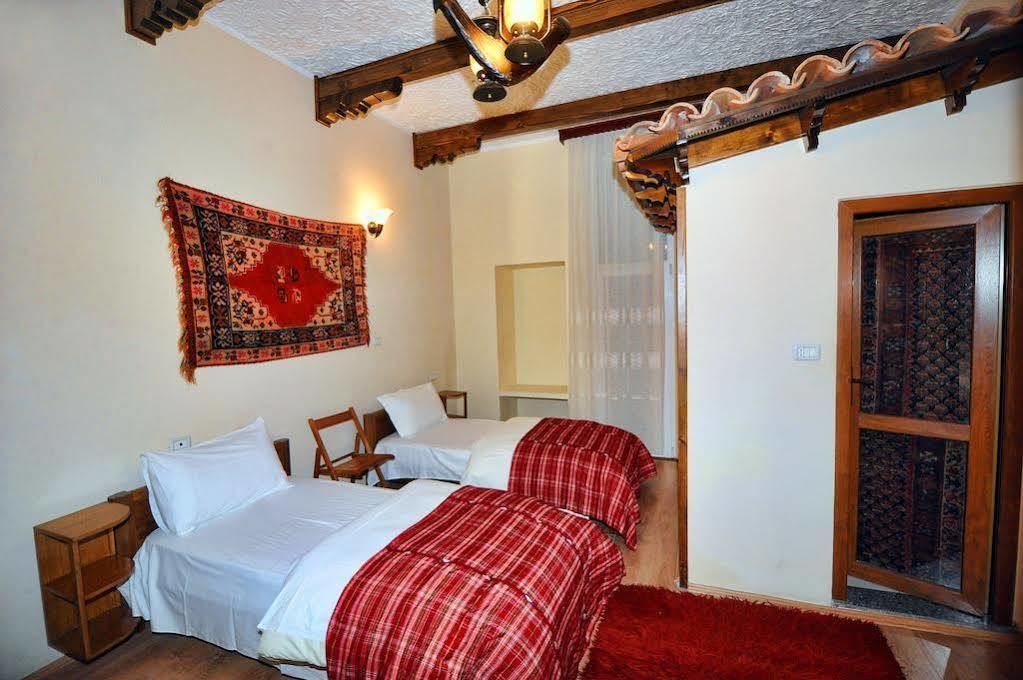 Hotel Tradita Shkoder Bagian luar foto