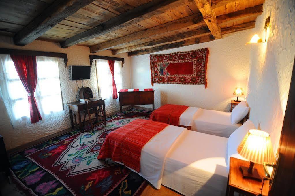 Hotel Tradita Shkoder Bagian luar foto
