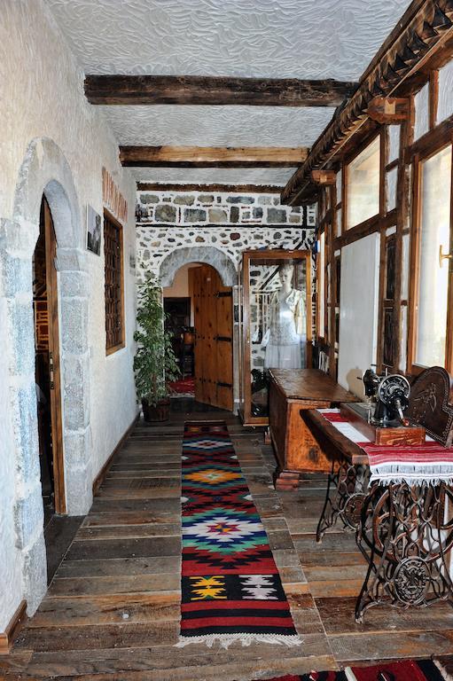 Hotel Tradita Shkoder Bagian luar foto