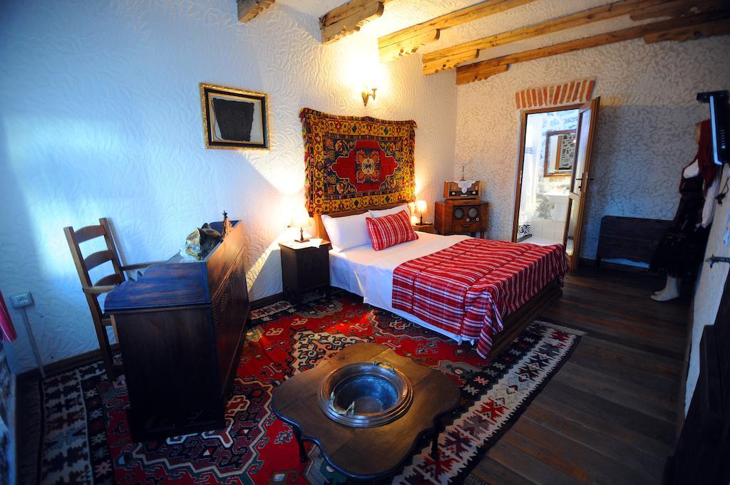 Hotel Tradita Shkoder Bagian luar foto